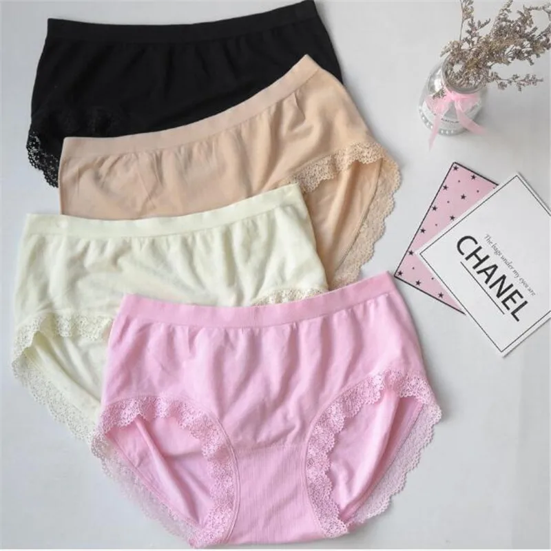 Young Lady Brief Soft Pure Cotton Underwear with Laces