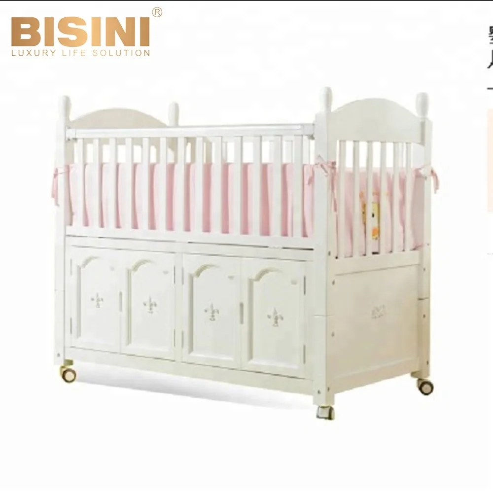 Bisini European Styled Luxury New Born Baby Bed Solid Wooden Baby