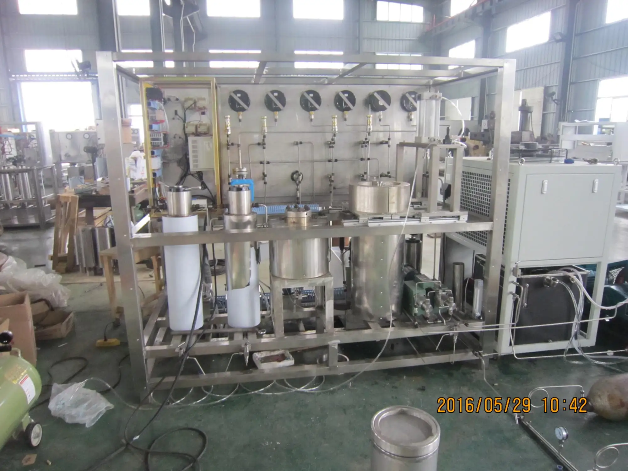 New Type Co2 supercritical extraction machine for CBD Oil extraction machine