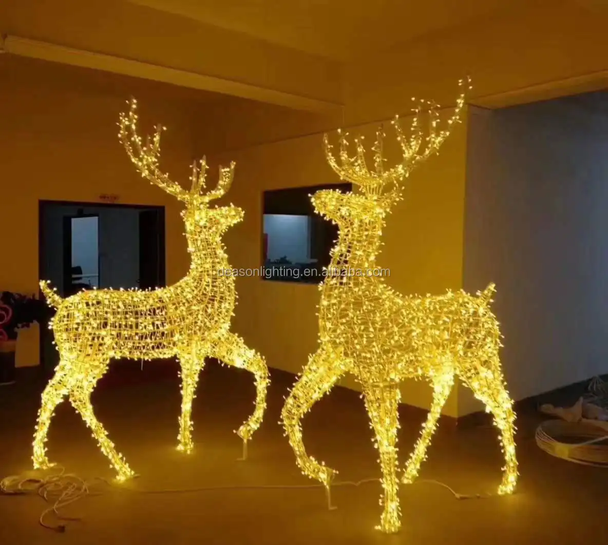 Giant Reindeer For Outdoor Christmas Decorations - Buy Christmas