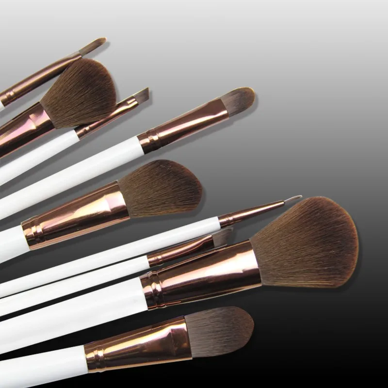 Hot Sale In Japan & Korea White Classical Handle Makeup Brush Cosmetic