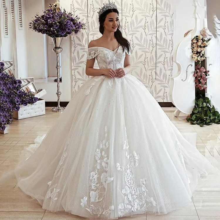 

Ball Gown Wedding Dresses 2019 Princess Off the Shoulder Lace Applique Saudi Arabic Bridal Gowns With Lace up Back, Customized
