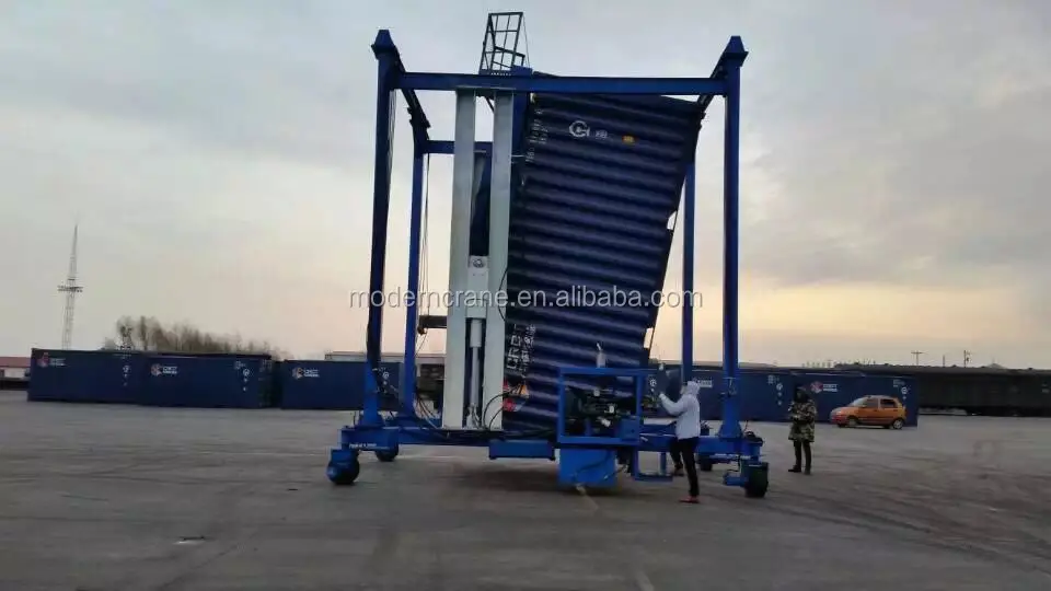 rubber gantry crane with spreader (9).png