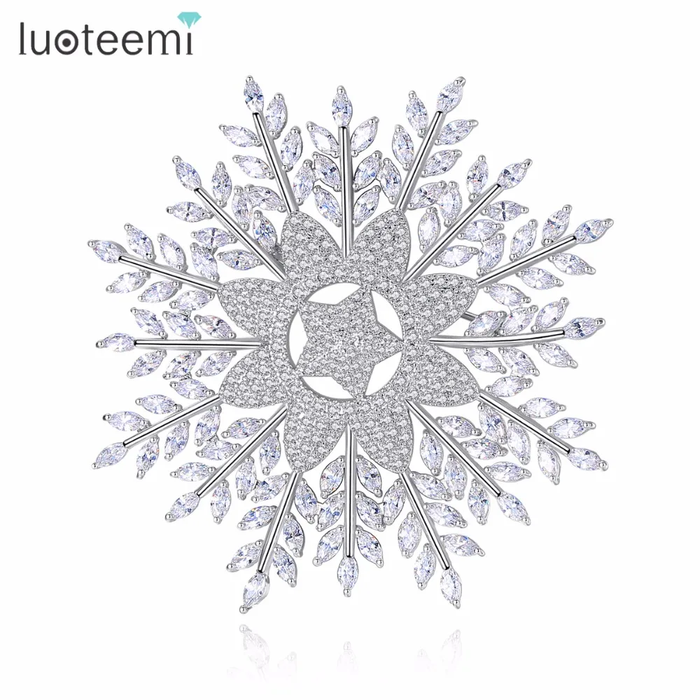 

LUOTEEMI The Latest Design Charm Big Snowflake Shape Brooch Pins Paved Fine Clear Flower Shape Crystal For Women Working Place