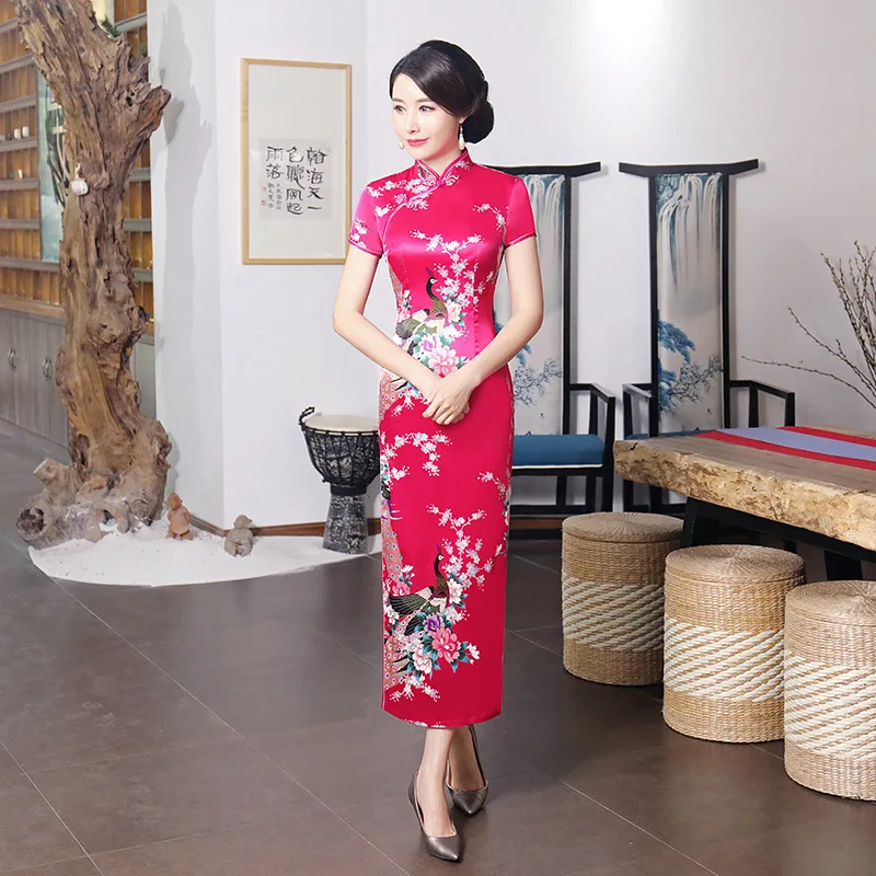 model dress cheongsam