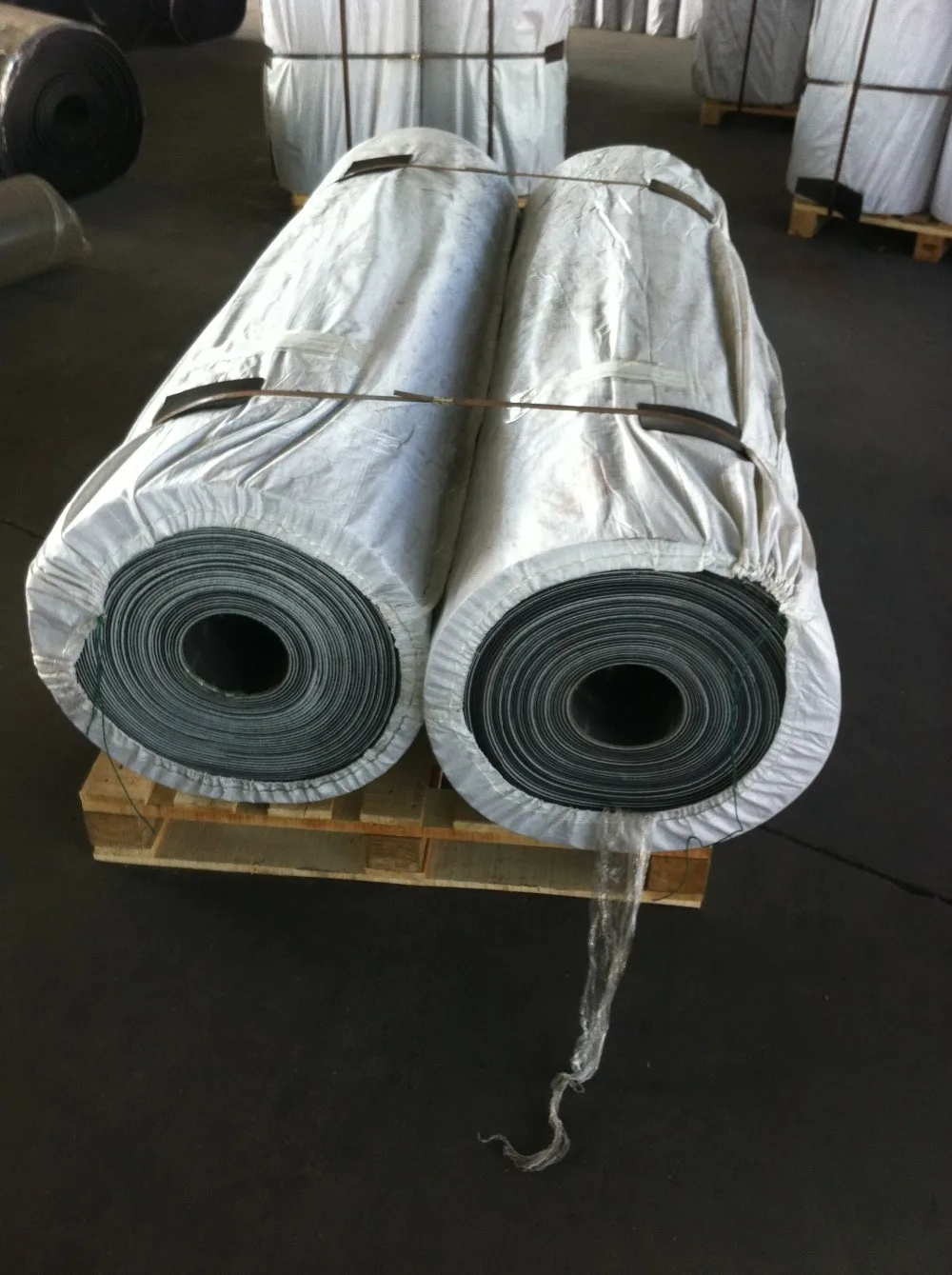 High Quality Durable Cow Comfort Rolled Reclaimed Rubber Flooring Mattress For Cow Bed Mat