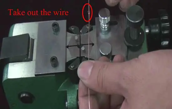 04-SZ-2T-take-out-the-wire.jpg