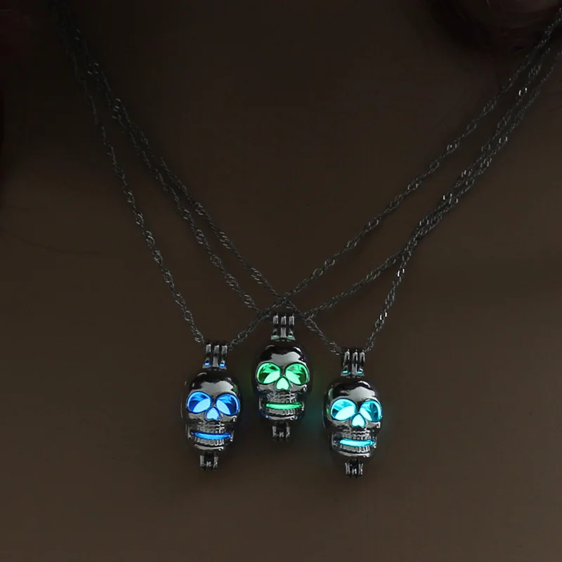 

Wholesale euro-american style personality glow in the dark fluorescent luminous skull pendant jewellery necklace, As pic