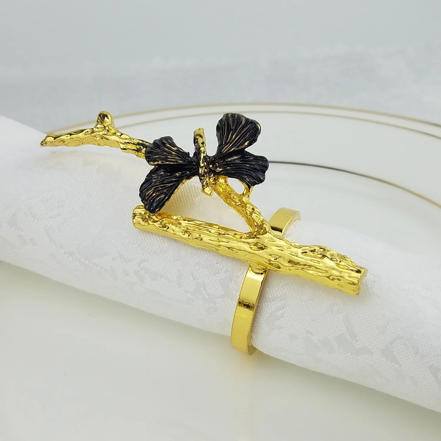 

new design golden black metal napkin ring