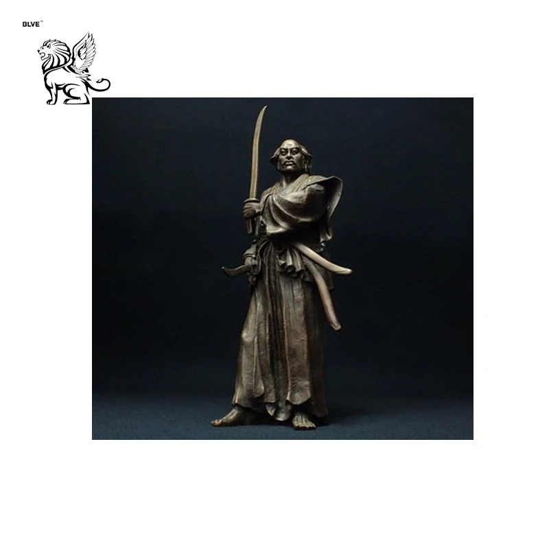 Usine Vente Grande Taille Style Japonais Bronze Miyamoto Musashi