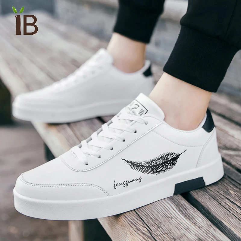 

Wholesale PU men running sport shoes low price, White,black,blue.