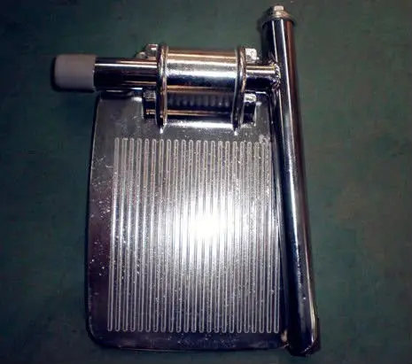 wheelchair aluminum foot plate.jpg