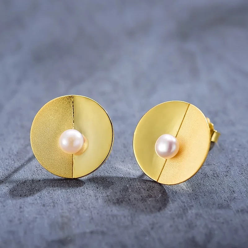 

Custom Original Design 18 K Gold Plated 925 Sterling Silver Fresh Water Pearl Round Shaped Stud Earring For Women Fine Jewelry