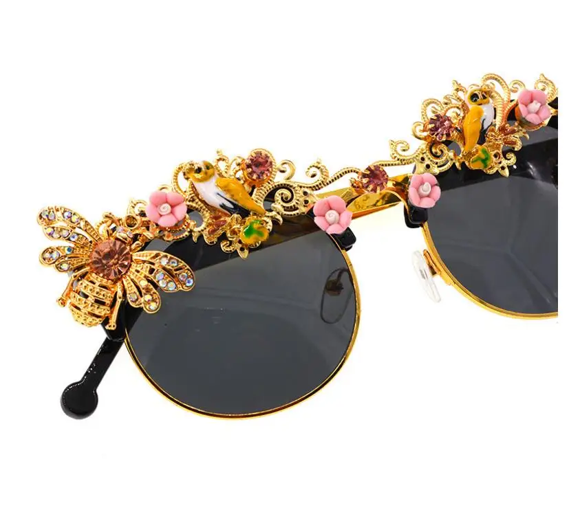 

Handmade Luxury Baroque Rhinestone Flower Bee Sunglasses for Women Brand Female Sun Glasses Oculos Crystal Eyewear