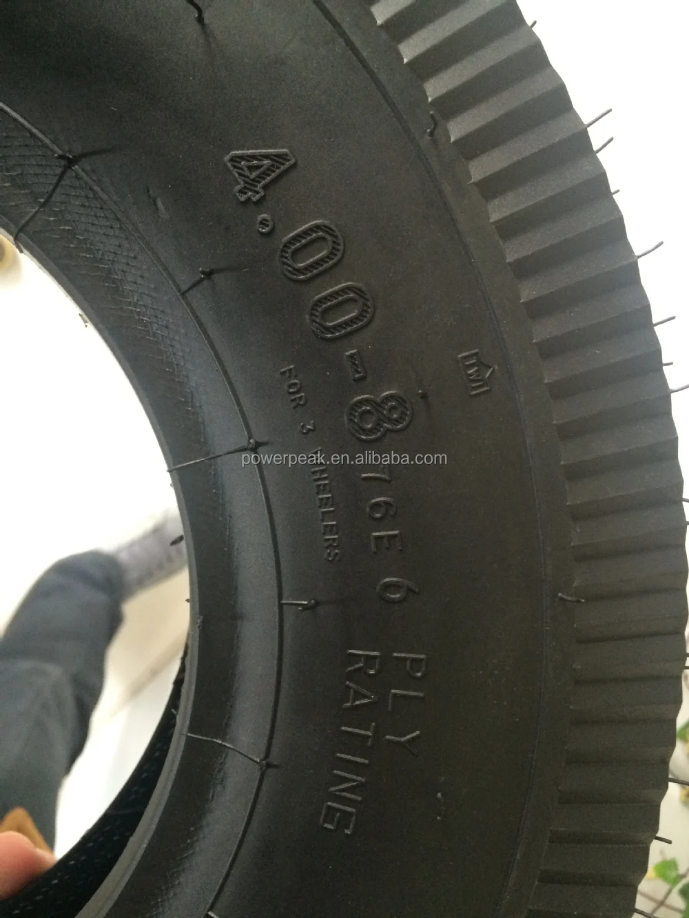 bajaj boxer tyre size