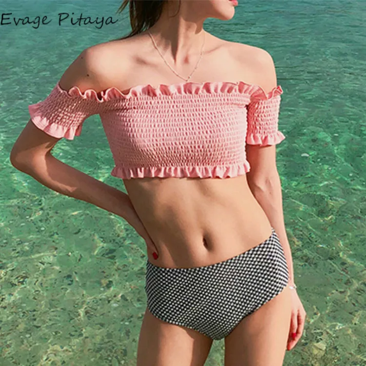 

2019 Trade assurance dropshipping European size ruffle fold pink off shoulder bikini, As picture show
