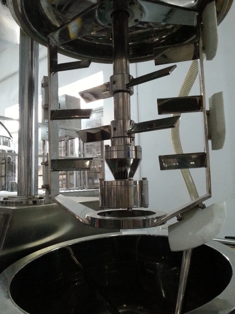 cosmetic cream gel mixing machine vacuum homogenizer mixer