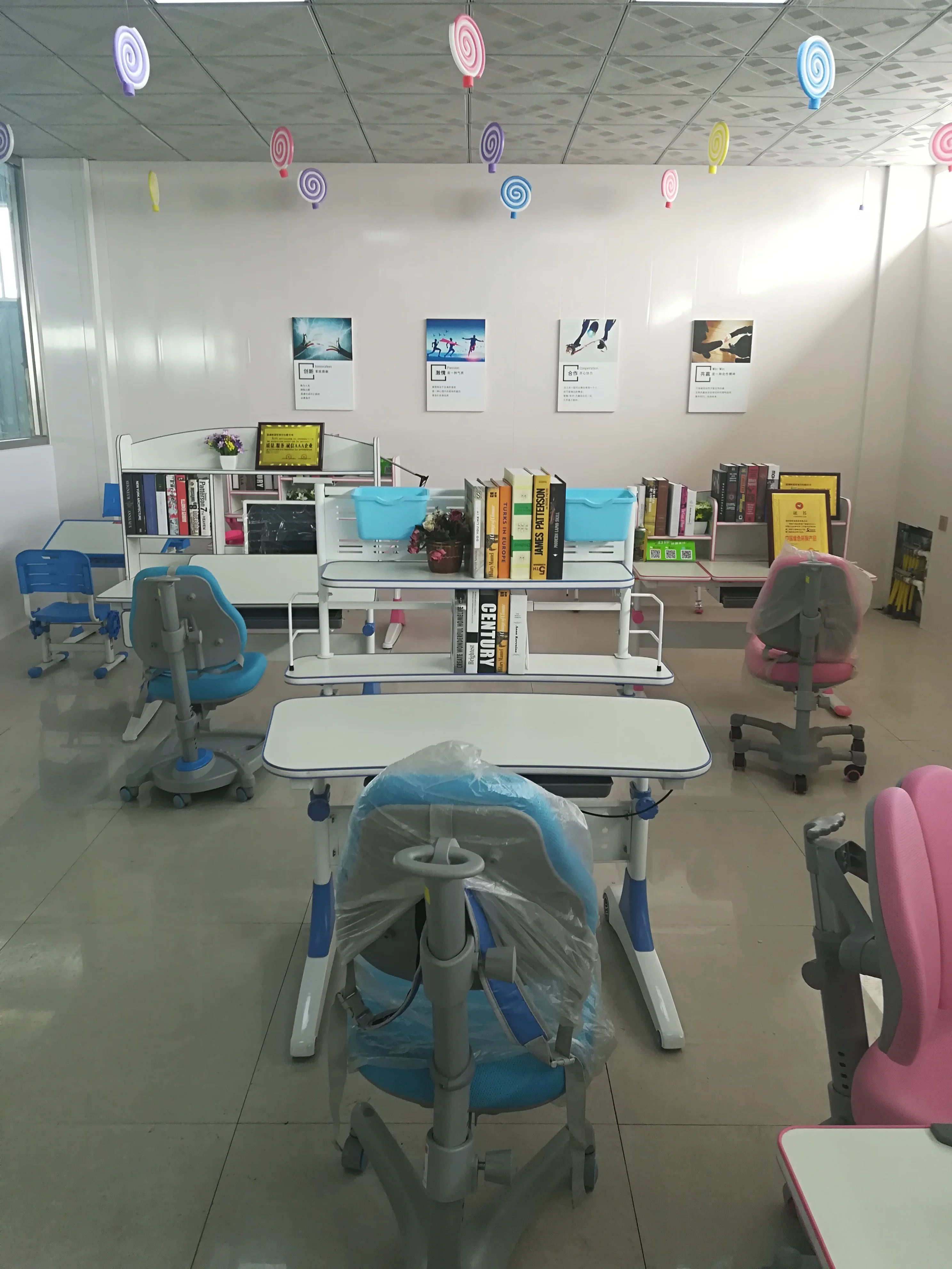 Kids ergonomic study table for home use for school adjustable desk and chairs