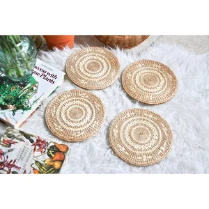 Image of Amazon Top Seller 2019 Wholesale Fashion New Design Round Colored Table Mat Decor Natrual Straw Woven Placemats for Tableware