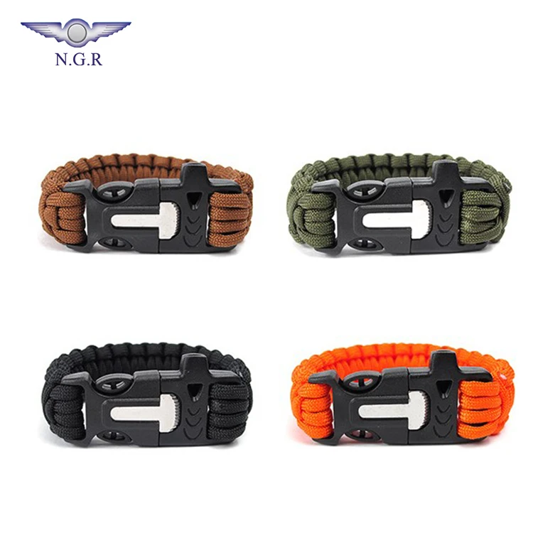 paracord bracelet (2).jpg