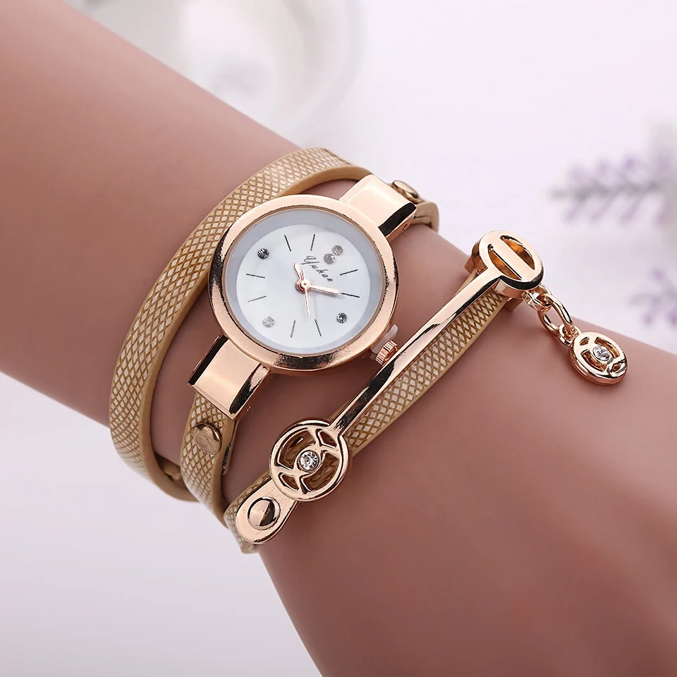 

2021 Hot Women Bracelet Watches Leather Diamond Pendant Luxury Quartz Women Dress Wrap watch montre WW032