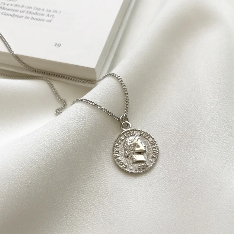 

Hot Sale Europe Style 925 Sterling Silver Simple Classical White Gold Dollar Coins Pendants Necklace