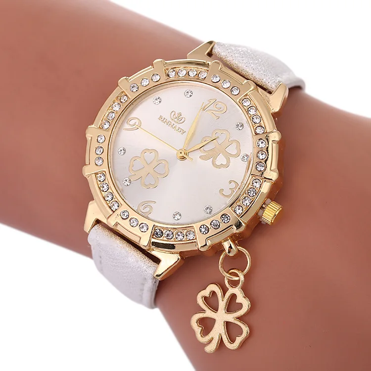 

2019 Fashion New Four-leaf Clover Pattern Ladies Watch Belt Fashion Watch On Bracelet High Quality Personalized Quartz Watch, As shown