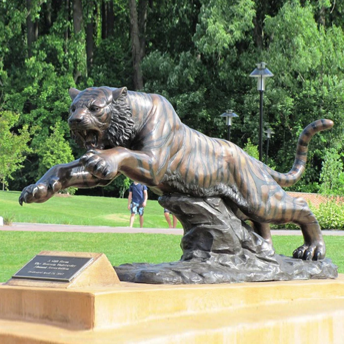 tiger yard statue