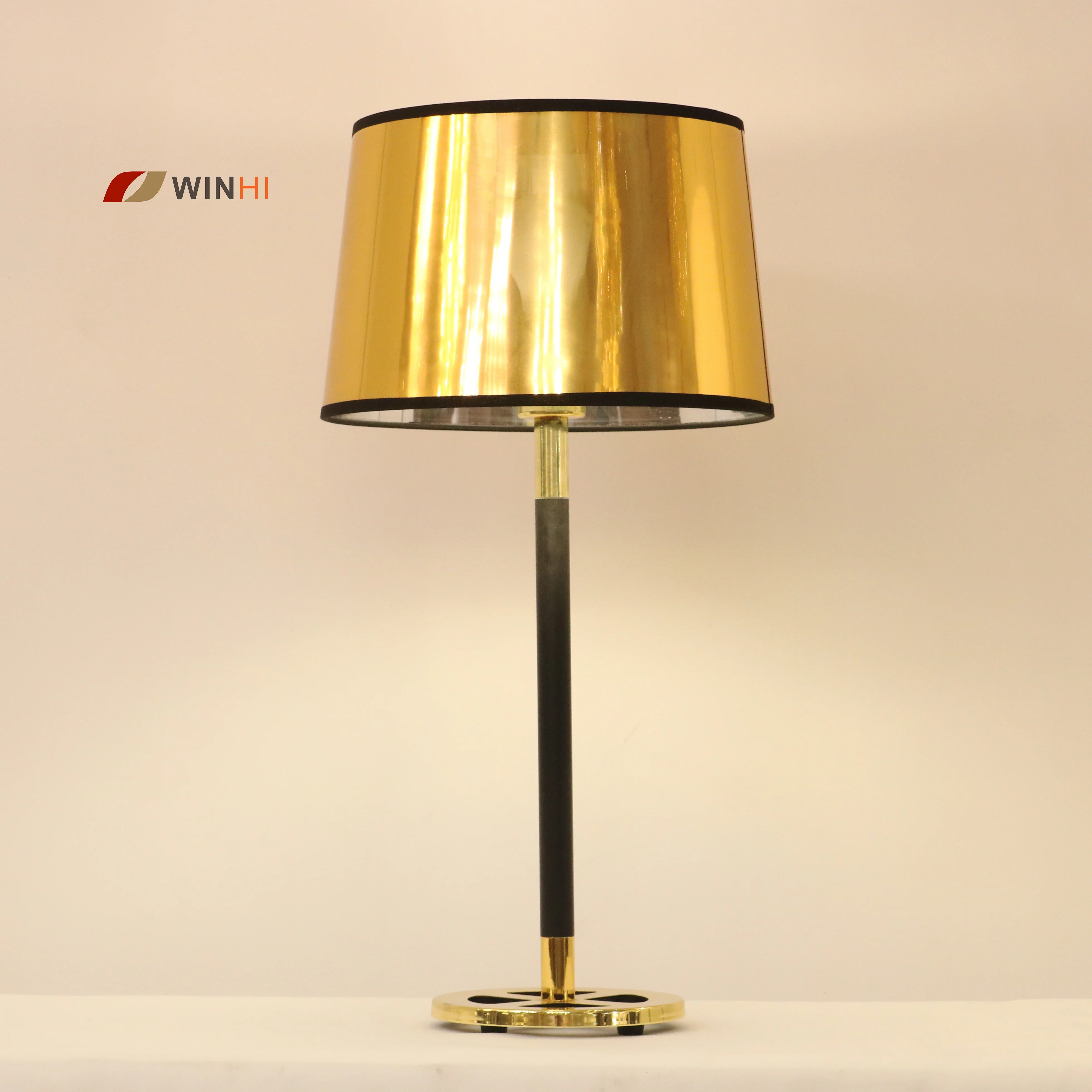 Cheap hotel bar cafe bedroom dining room decorative pvc shade led luxury gold table desk lamp