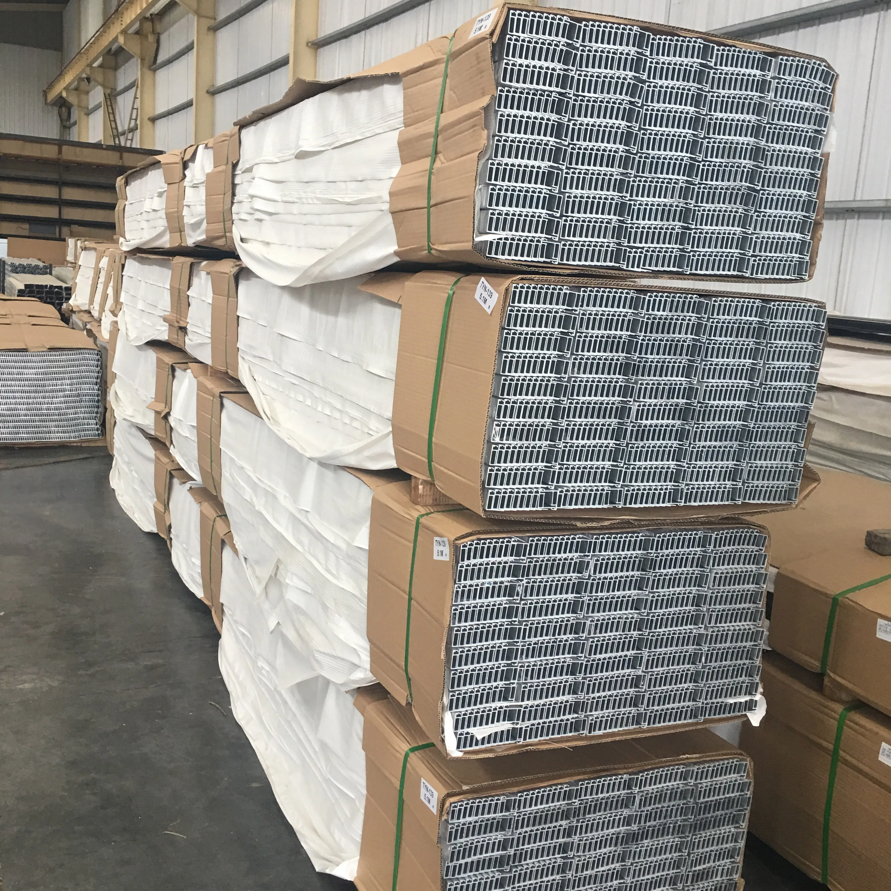 中国定制 3d 打印机配件铝挤压槽光滑粉末涂层阳极氧化膜铝 h 型材