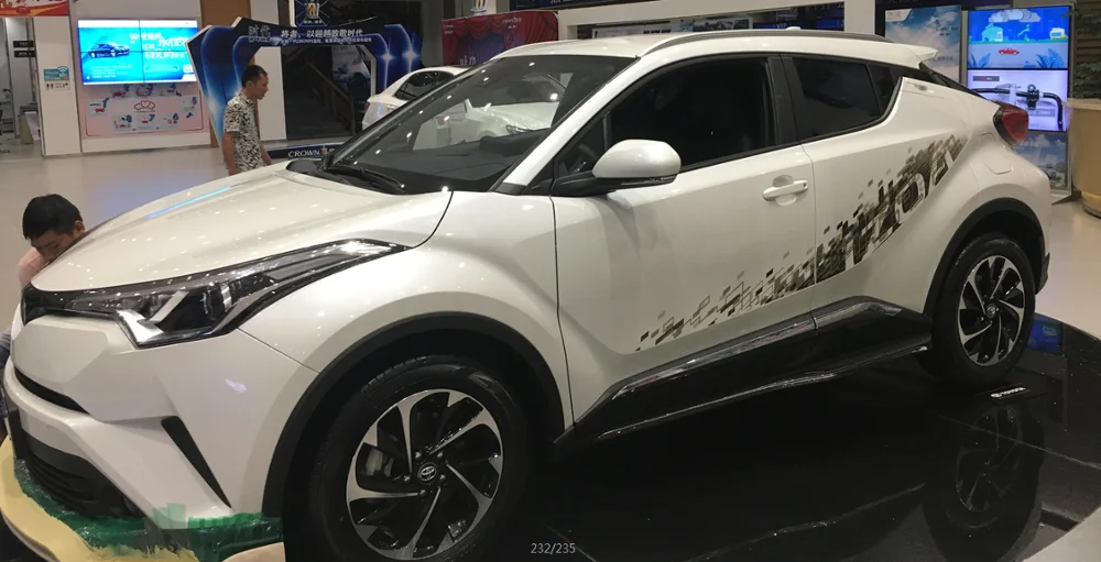 Toyota Ch-r багажник. Toyota Chr багажник на крышу. Багажник на крышу Тойота c-HR. Toyota c-HR С багажником сверху.