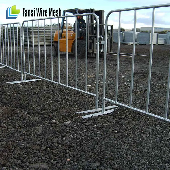 Easy Installed Traffic Steel Crowd Control Barricades With Baseplate 