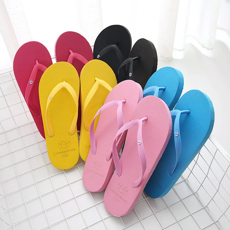 

New Design Customized Women Flip Flops Wholesale PVC Beach Slipper Women Flip Flops
