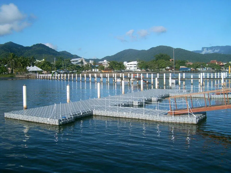 rotomoulded pe material modular floating pontoon