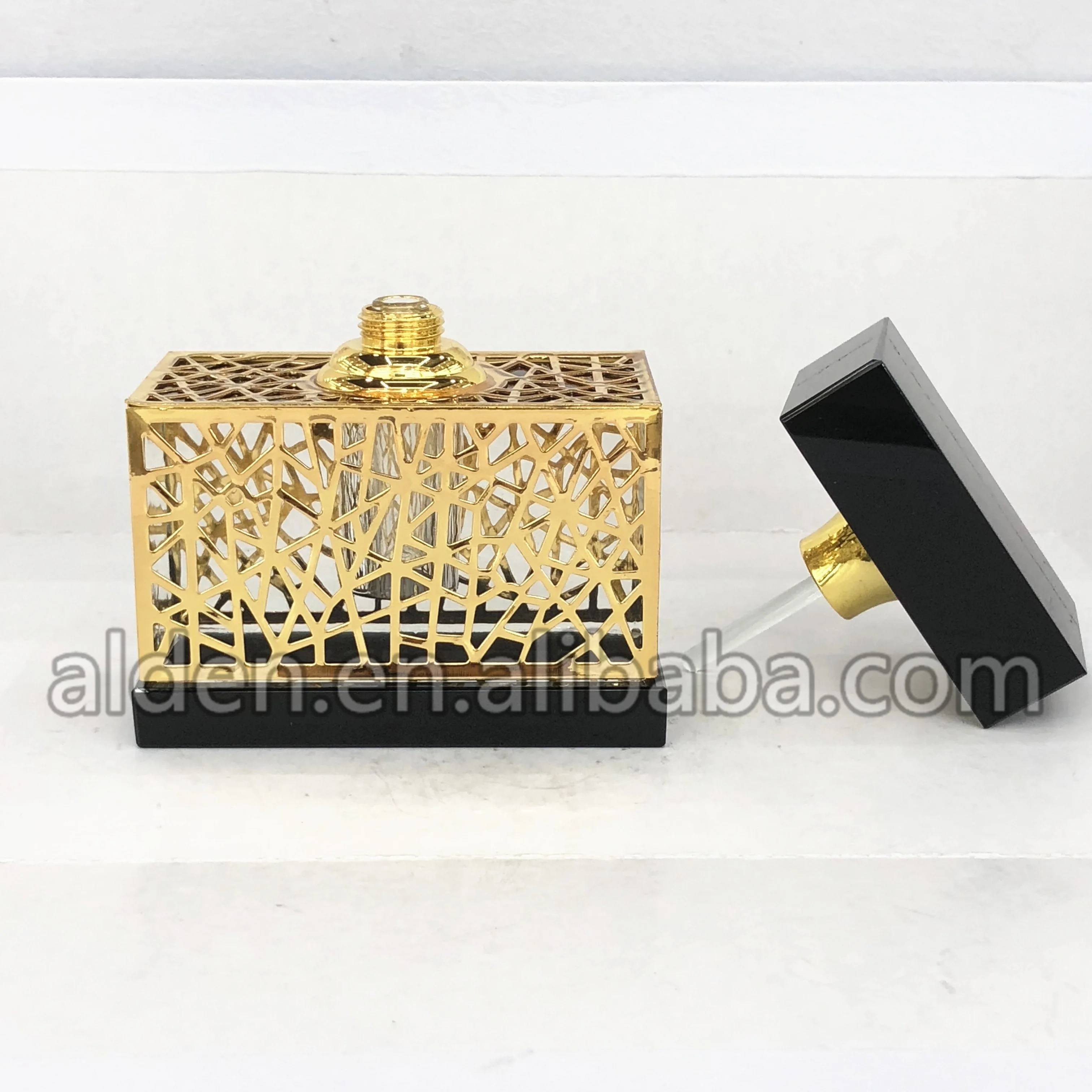 
2018 hot sale 3ml empty black arabic perfume bottles crystal essential oil bottle with golden cover 