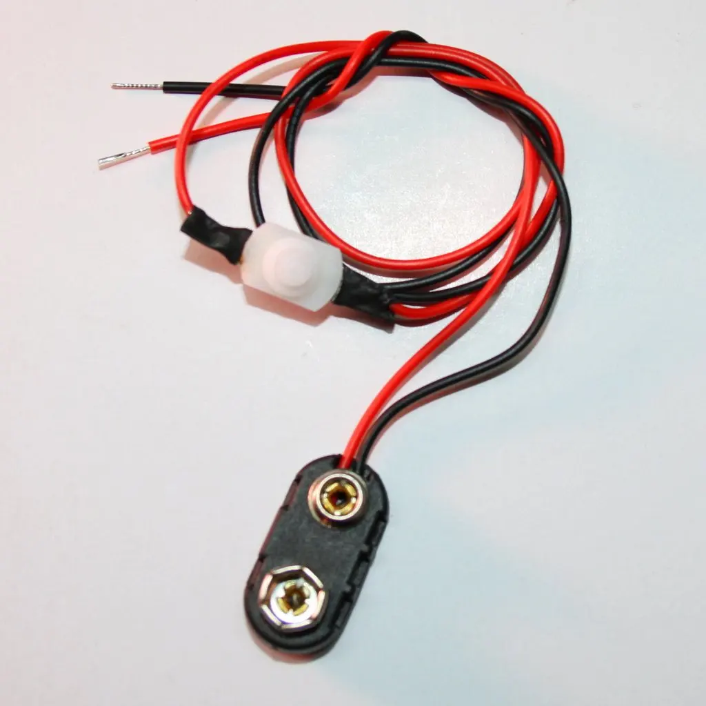 9 Volt battery Strap with Switch by Evan Designs
