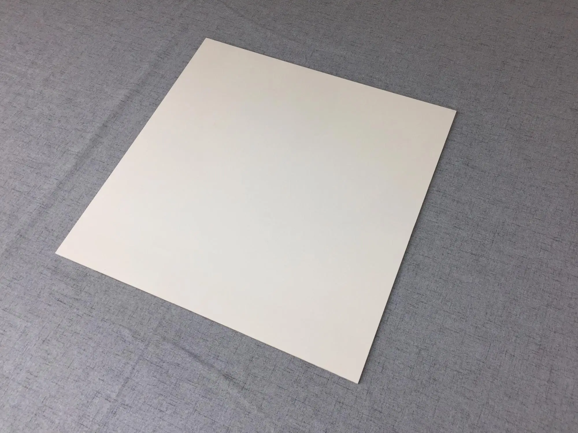 亚洲流行低价纯白色室内 800 x 800毫米瓷砖