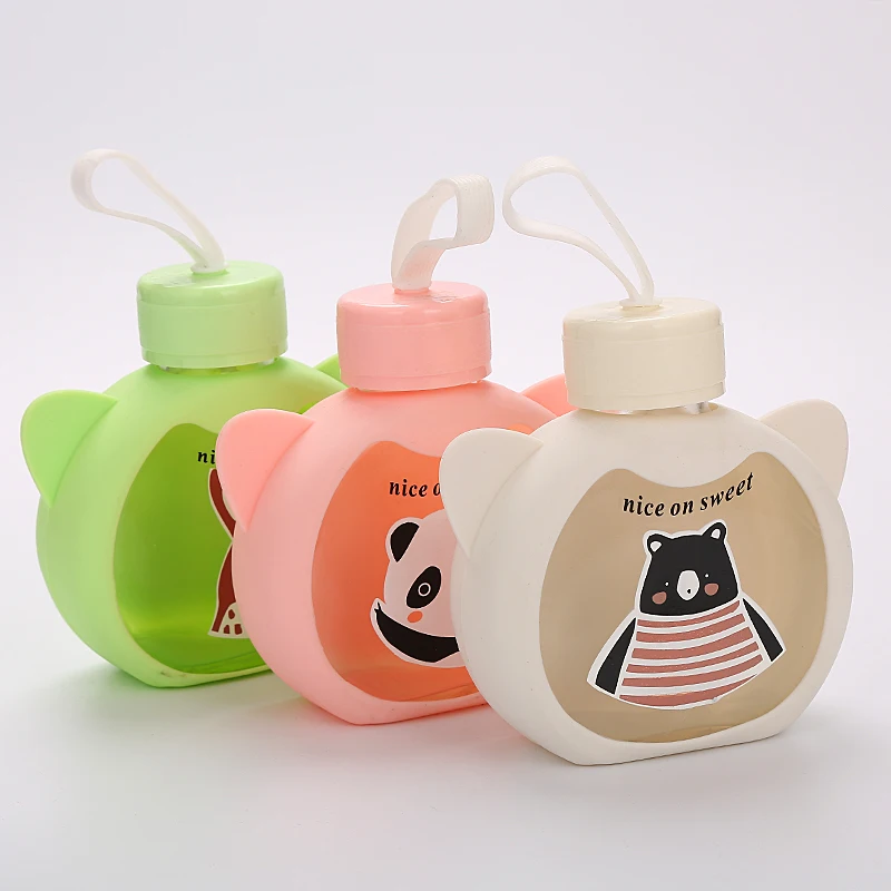 

KA020 Creative flat water bottle glass bottle with silicone cover