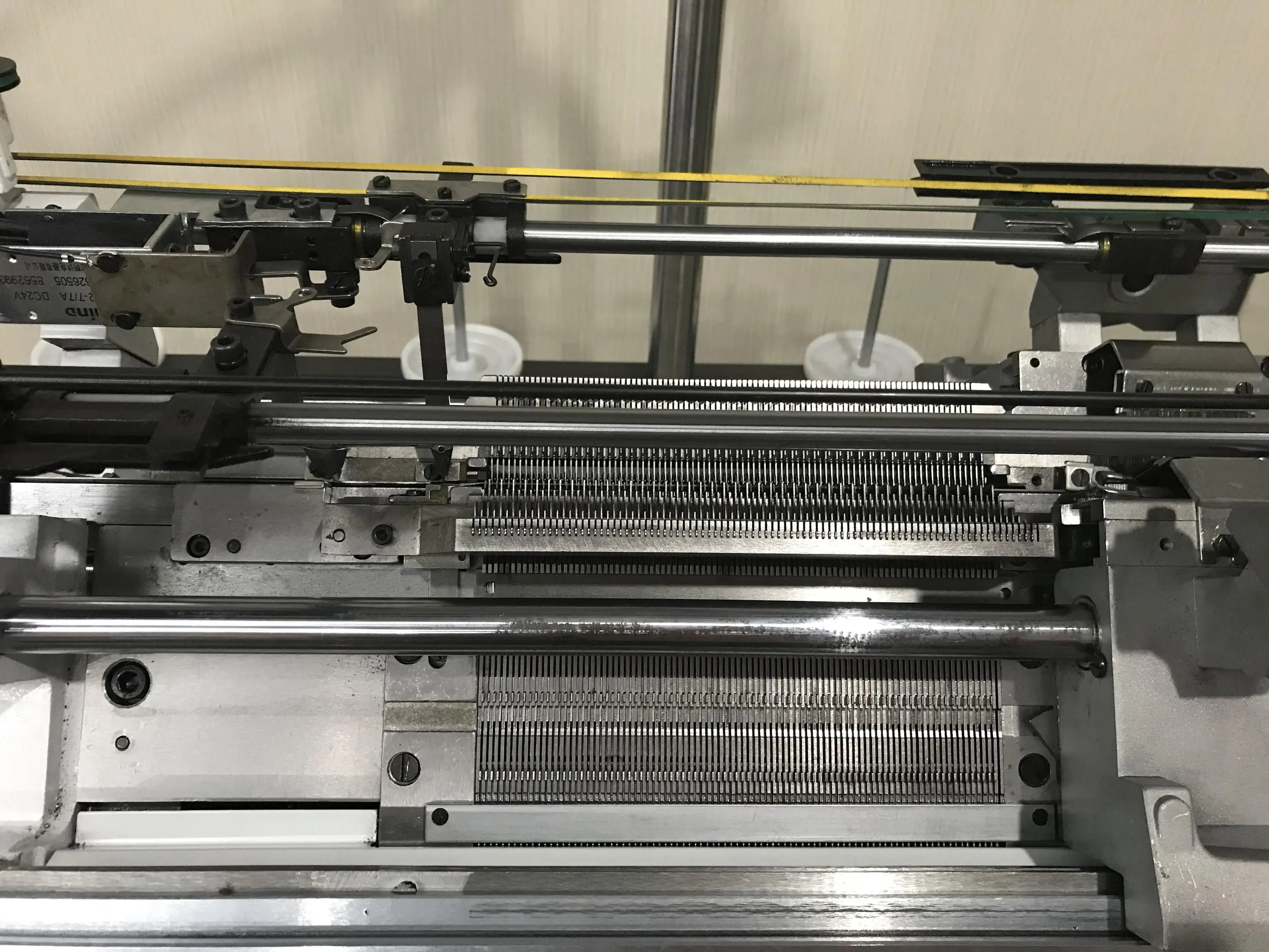 
GT1756 SECONDARY YARN FEEDER 