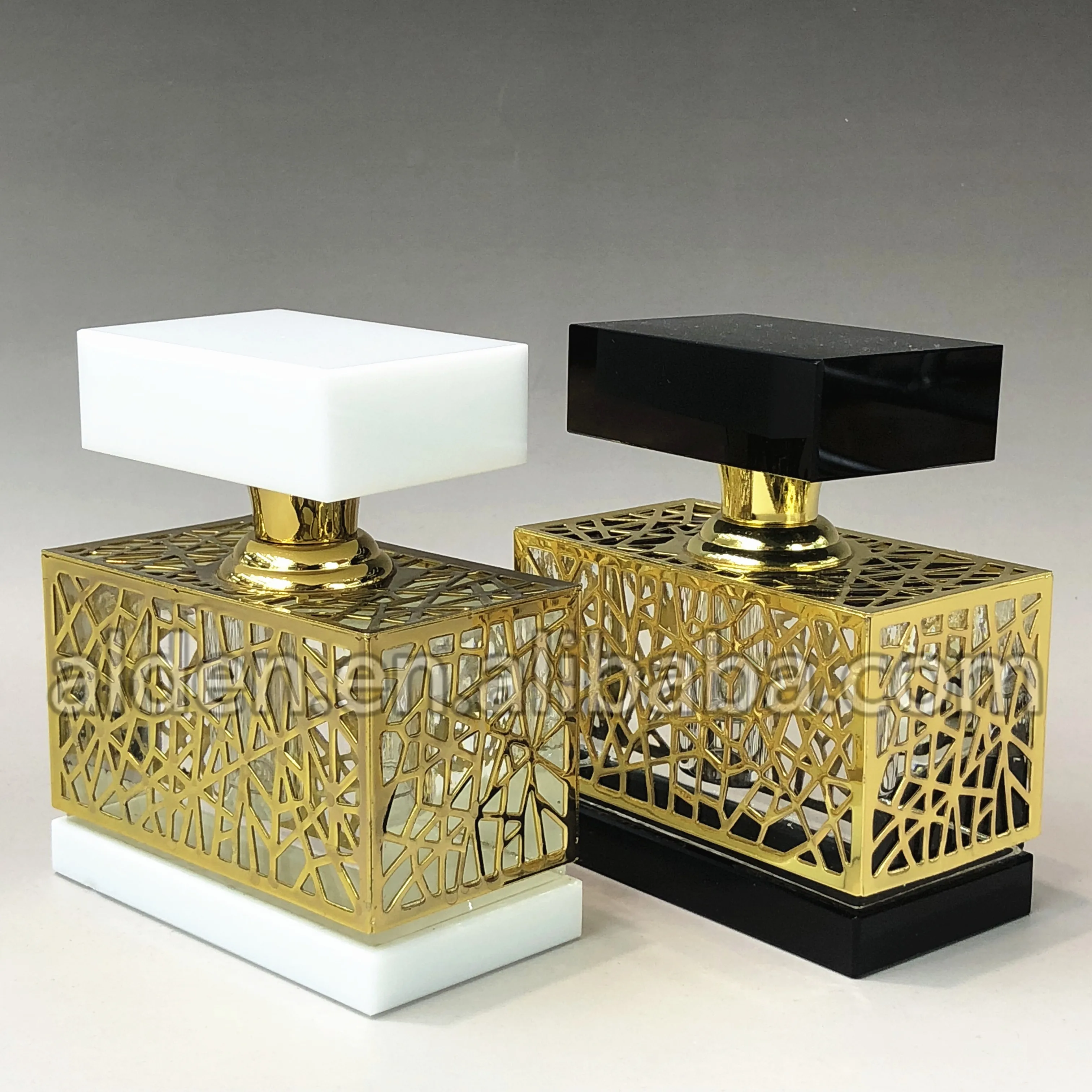 
2018 hot sale 3ml empty black arabic perfume bottles crystal essential oil bottle with golden cover 