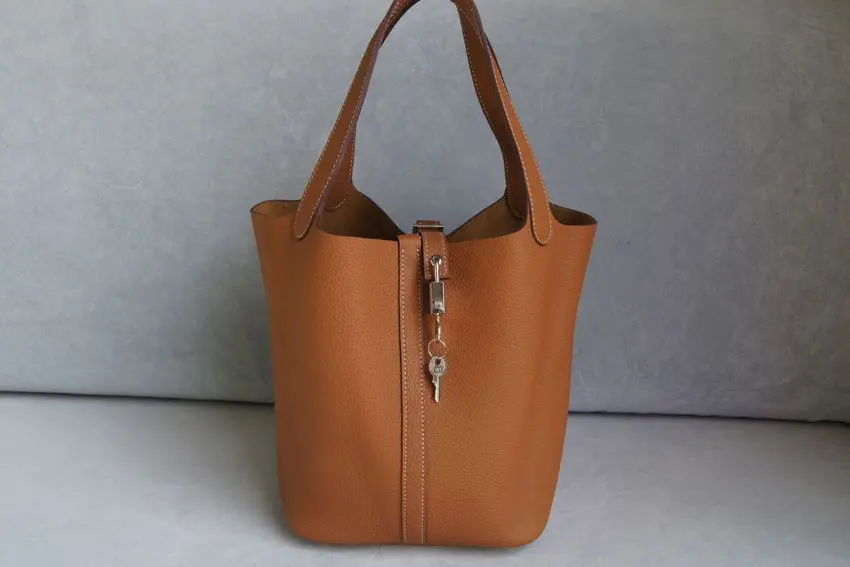 name brand pocketbooks