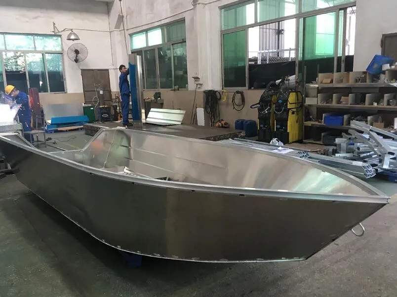 Производители алюминиевых лодок. Лодка из алюминия. Самодельная алюминиевая лодка. Алюминиевые лодки самоделки. Алюминиевые лодки для мелководья.
