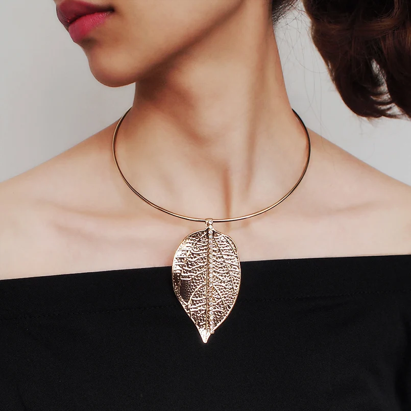 

HANSIDON Fashion Metal Big Leaf Pendant Torques Choker Necklaces For Women Rhinestone Alloy Collar Statement Collar Jewelry 2020, Gold,silver