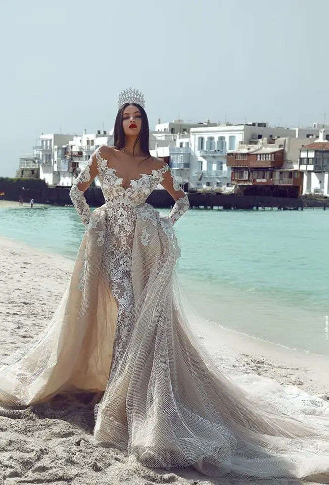 Sexy Long Sleeve Wedding Dress With Detachable Train Saudi Arabian