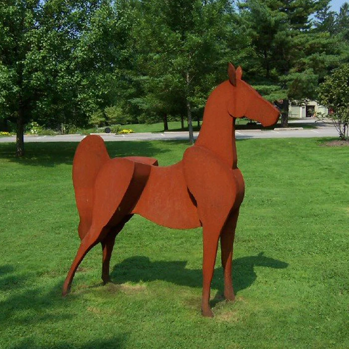 Лошадка для сада. Декоративная лошадь для сада. Как декорировать железную фигуру лошади.