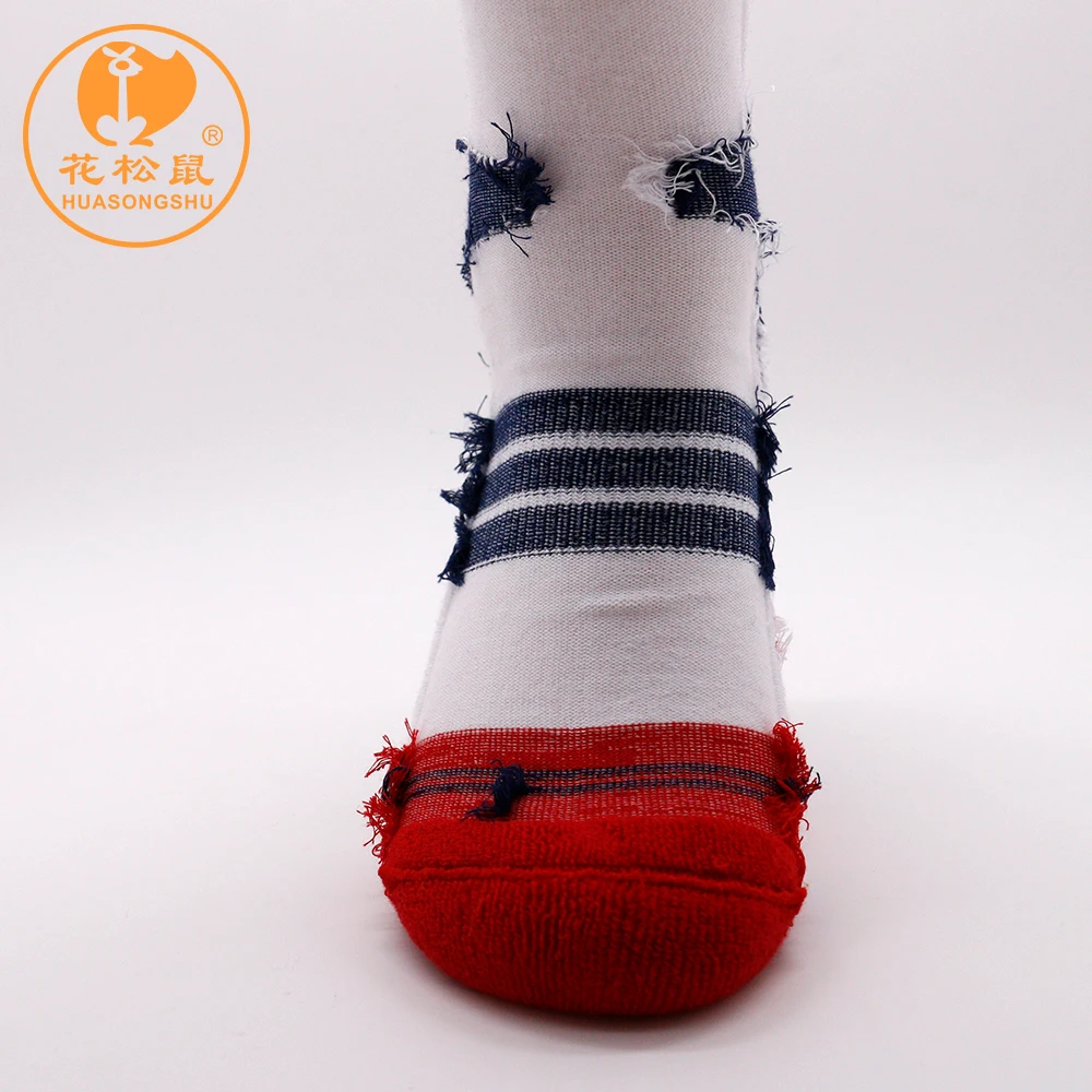 
China Direct Factory Crew Socks Warm Terry Sport Socks Striped Custom Compression Elite Basketball Football Socks 