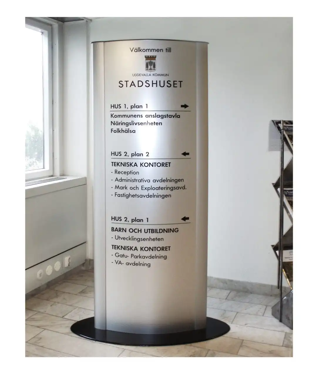 Manufacturer custom outdoor freestanding wooden vision guide aluminum metal led pylon sign