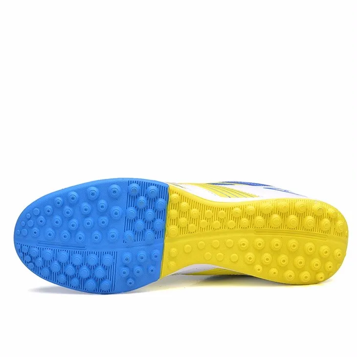 New design soccer shoes portable sport shoes fashion football shoes