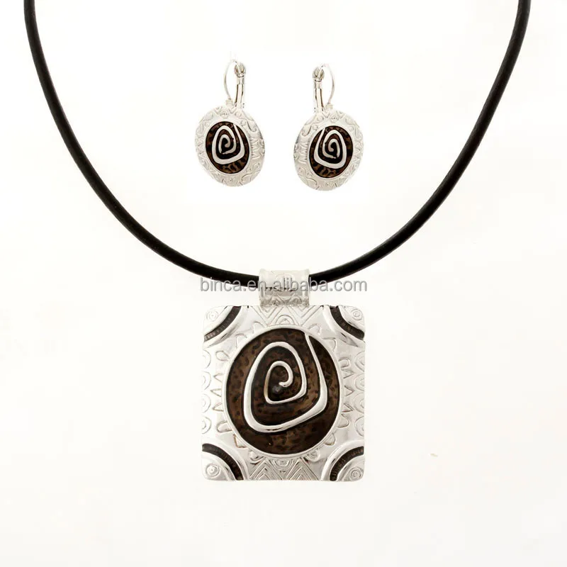 

Fashion Leather cord choker necklaces Square necklace and earrings A731