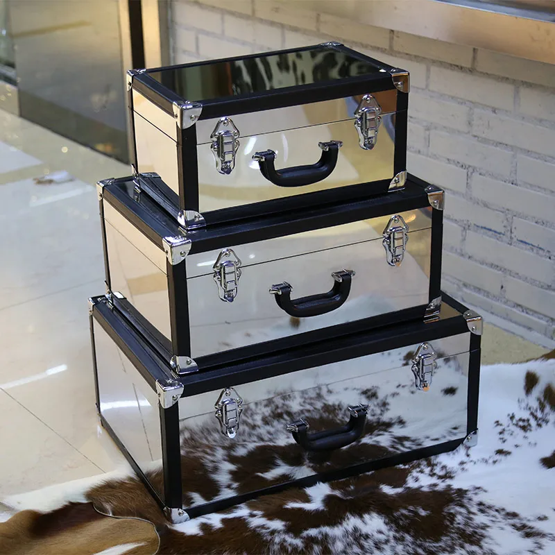 
Hot Selling Rainproof Stainless Aluminum Steel Suitcase For Decoration 